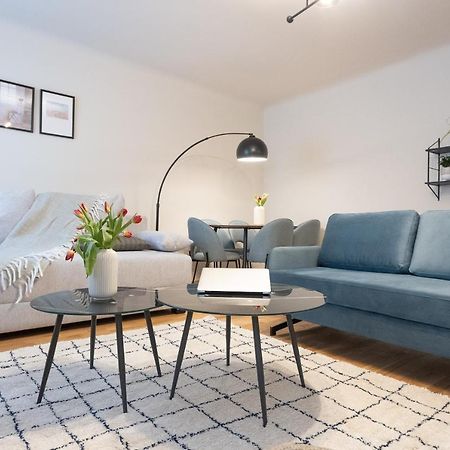 Chic 1-Bed Apt By Canal Walk To Historic Centre Wina Bagian luar foto