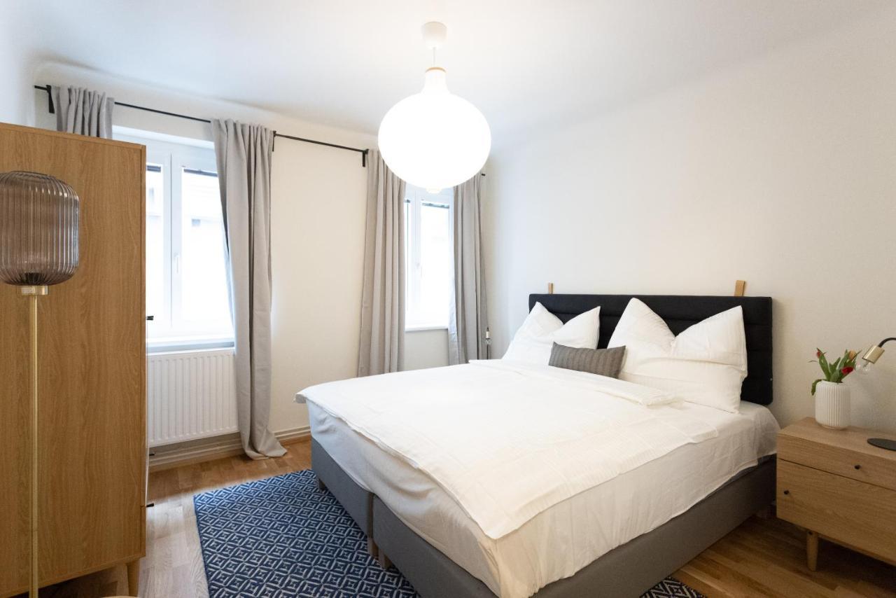 Chic 1-Bed Apt By Canal Walk To Historic Centre Wina Bagian luar foto
